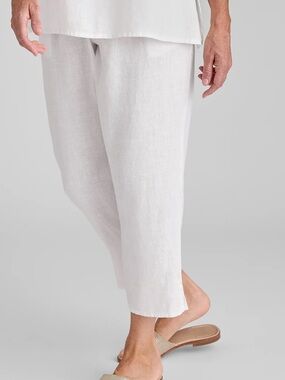 Women's White Linen-Blend Crop Capris